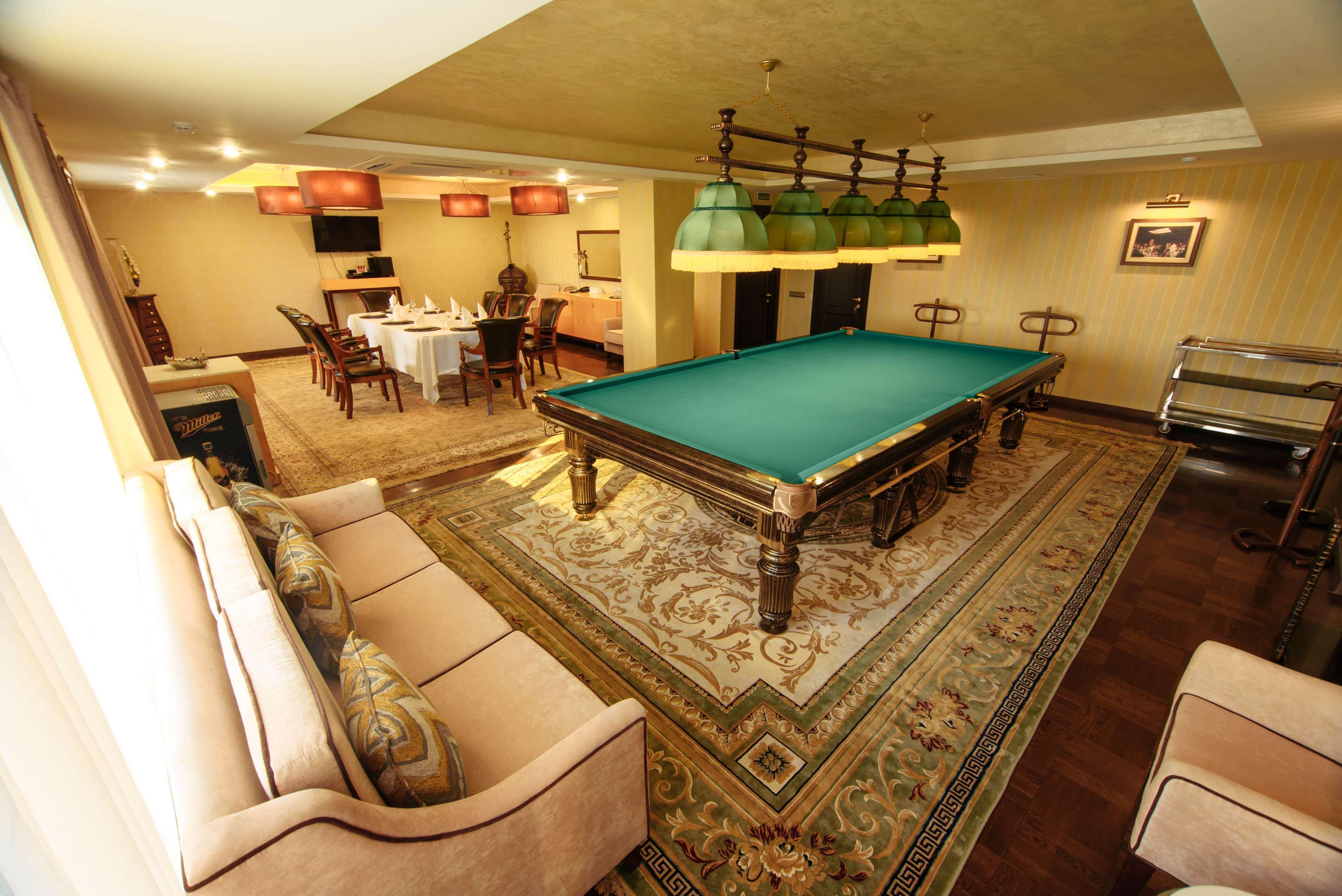 Best Western Plus Burlington Inn & Suites Экстерьер фото