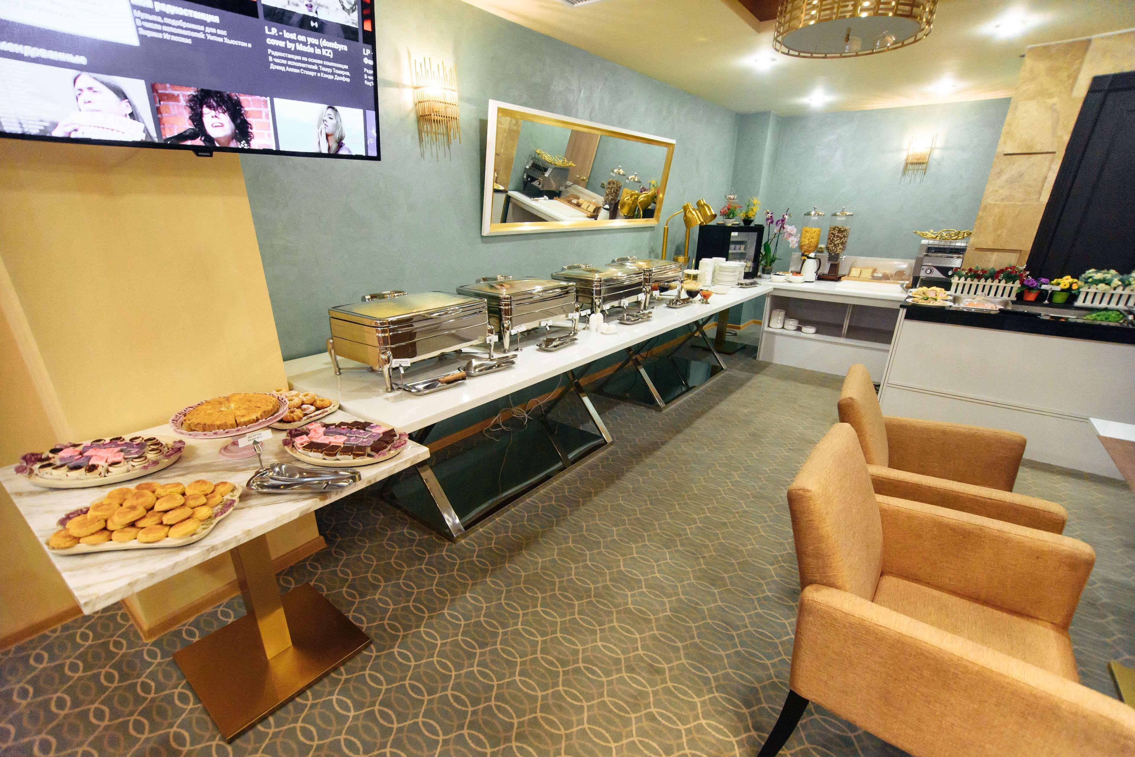 Best Western Plus Burlington Inn & Suites Экстерьер фото