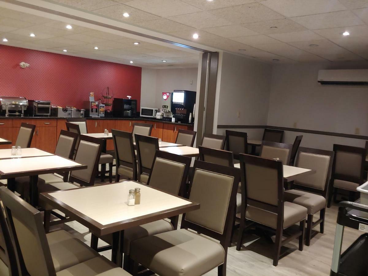 Best Western Plus Burlington Inn & Suites Экстерьер фото